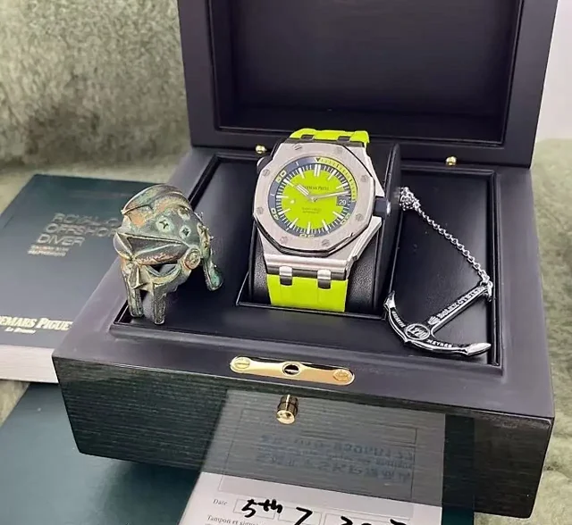 Hublot Multiple watch models shown product detail image 13