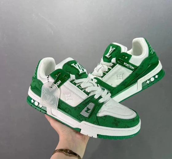 35 white green