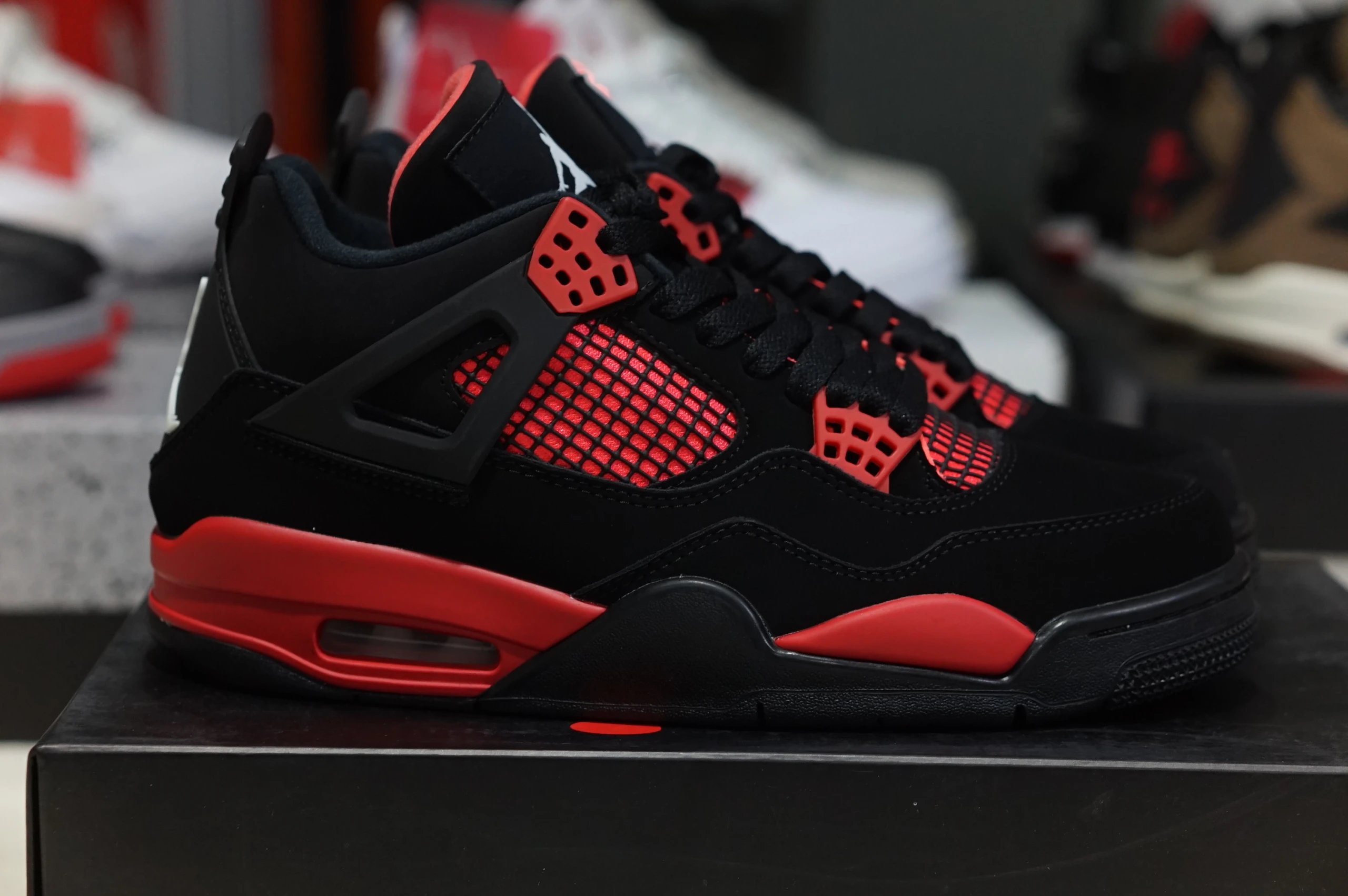 CT8527-016/雷电红