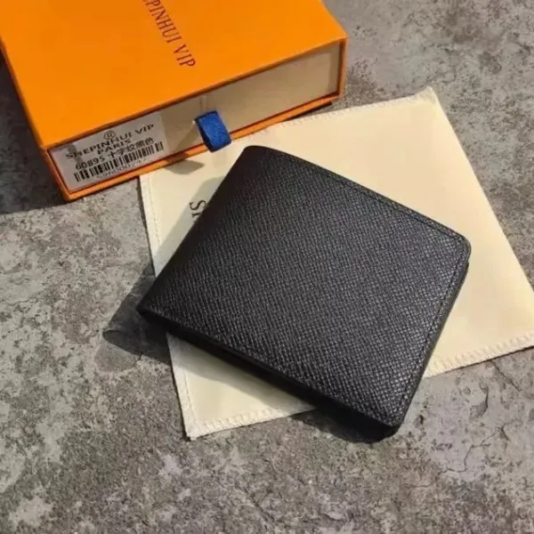 SNEPINHUI VIP Black Epi Leather Short Wallet - 1