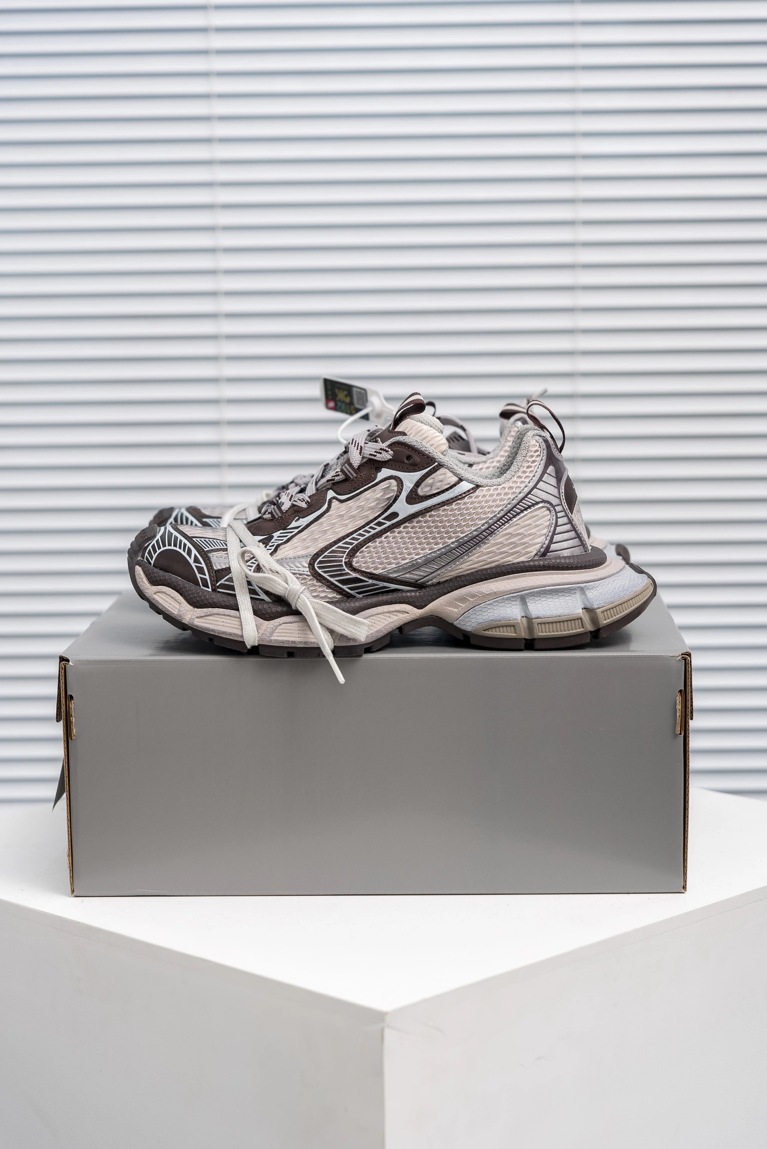 734734 W3XL7 2108 咖啡棕