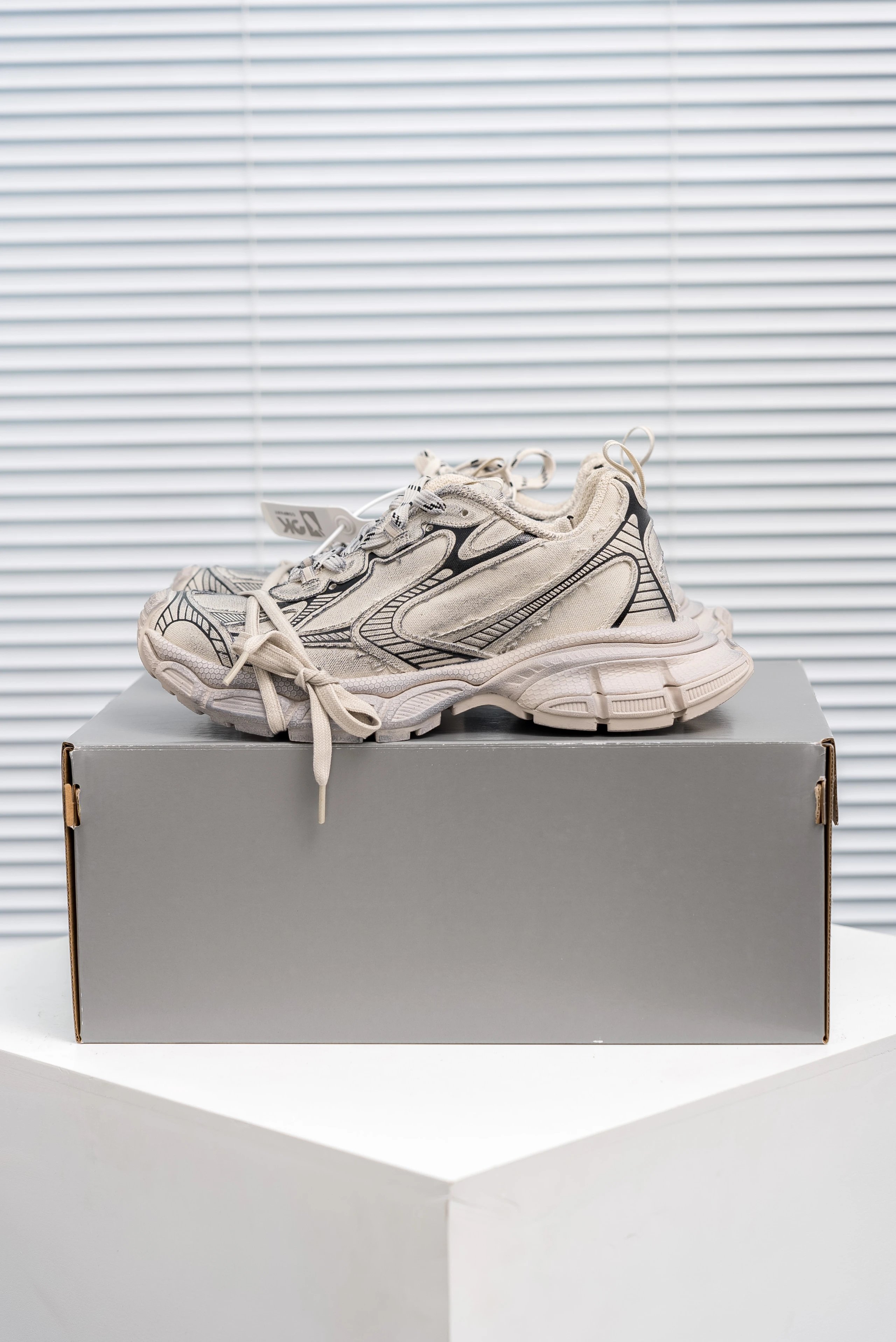 734734 W3RB7 2002 帆布白