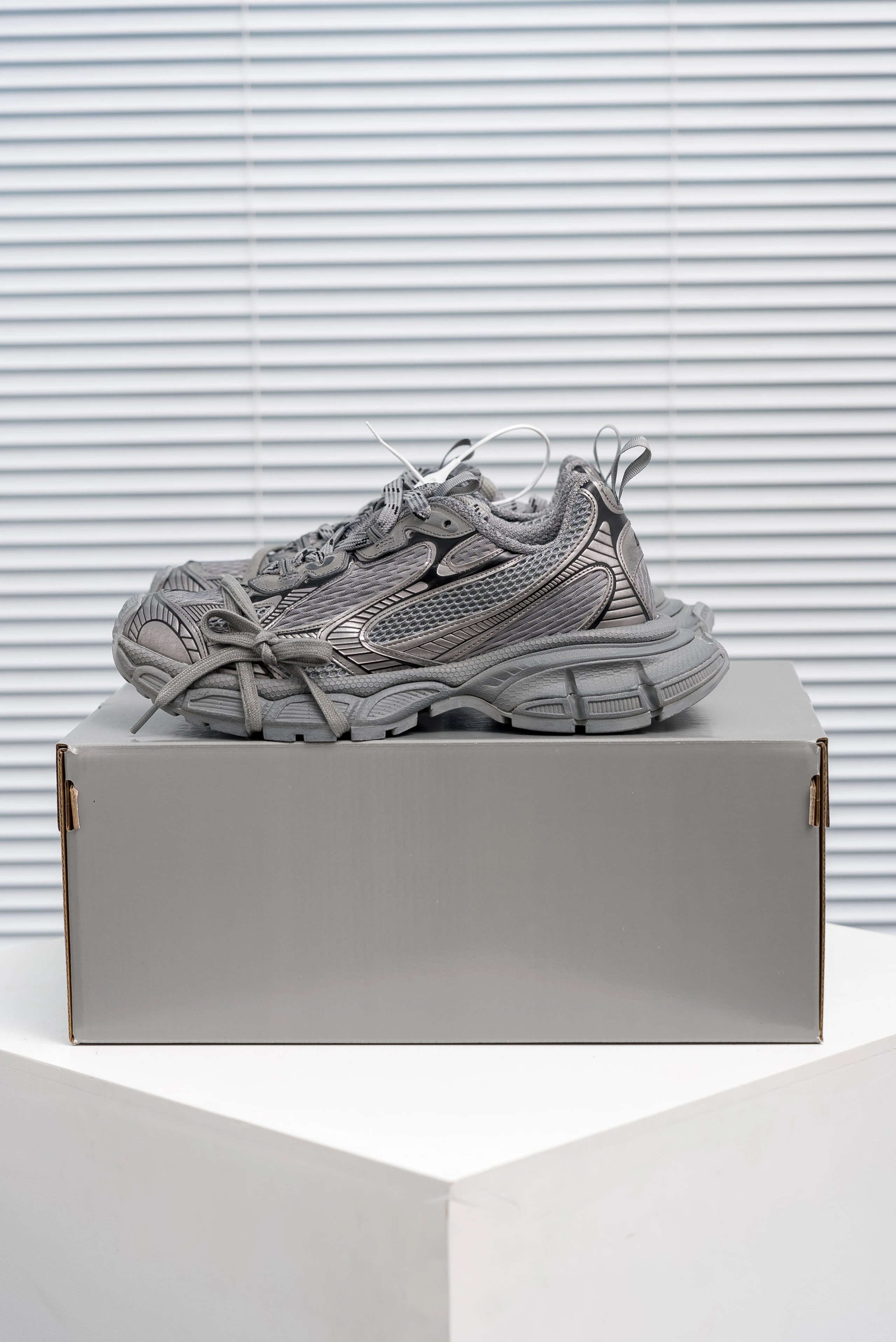 734734 W3XL7 1210 深灰