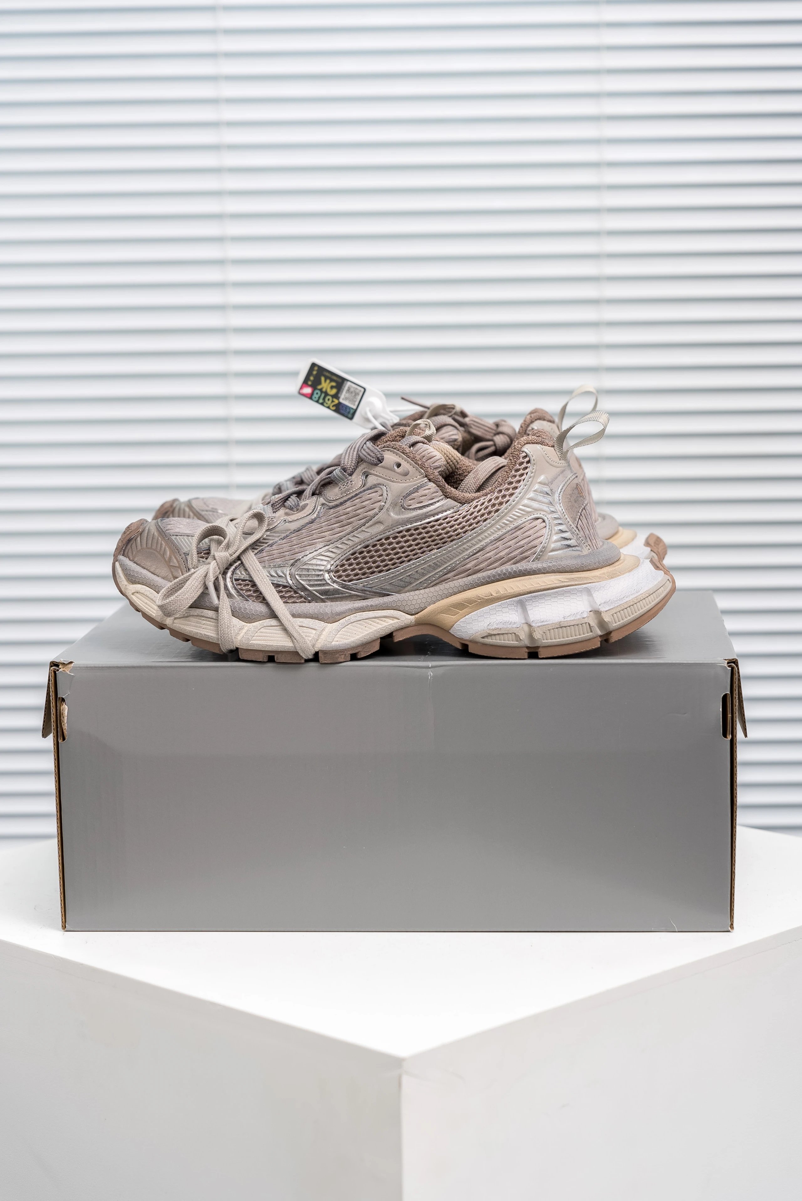 734734 W3XL7 2818 棕灰色