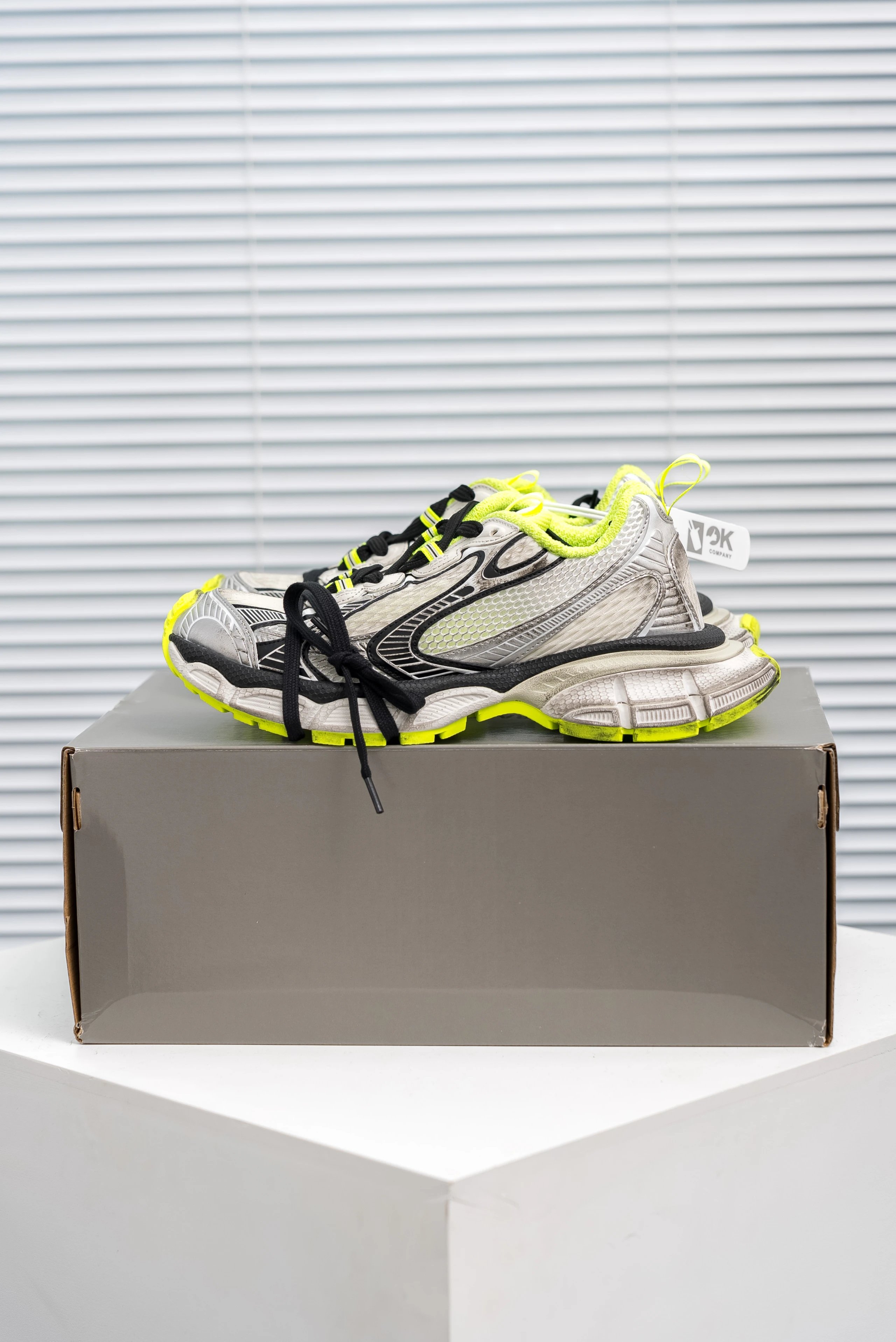 734734 W3XL5 9031 白黑黄