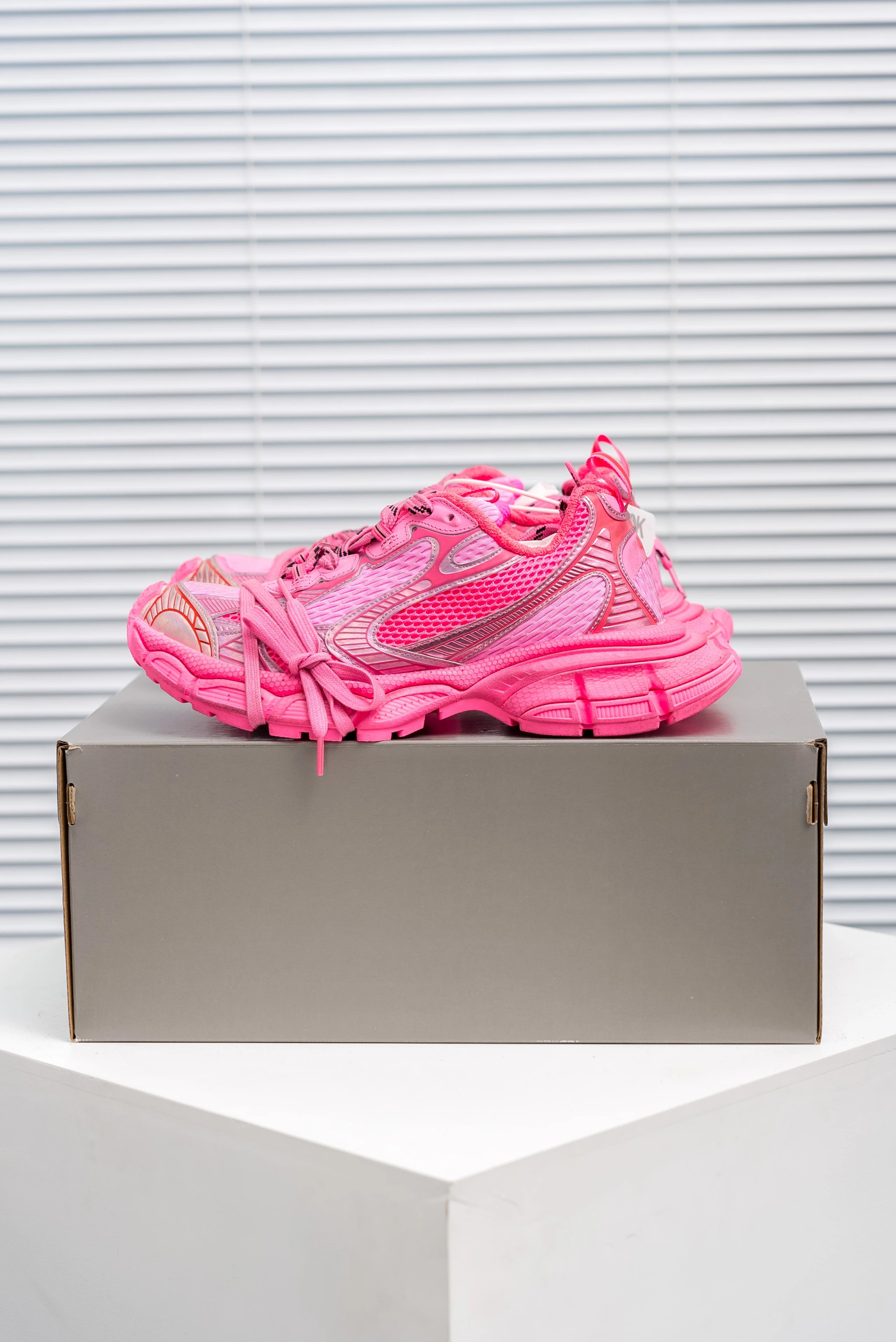 734734 W3XL7 5600 梅红