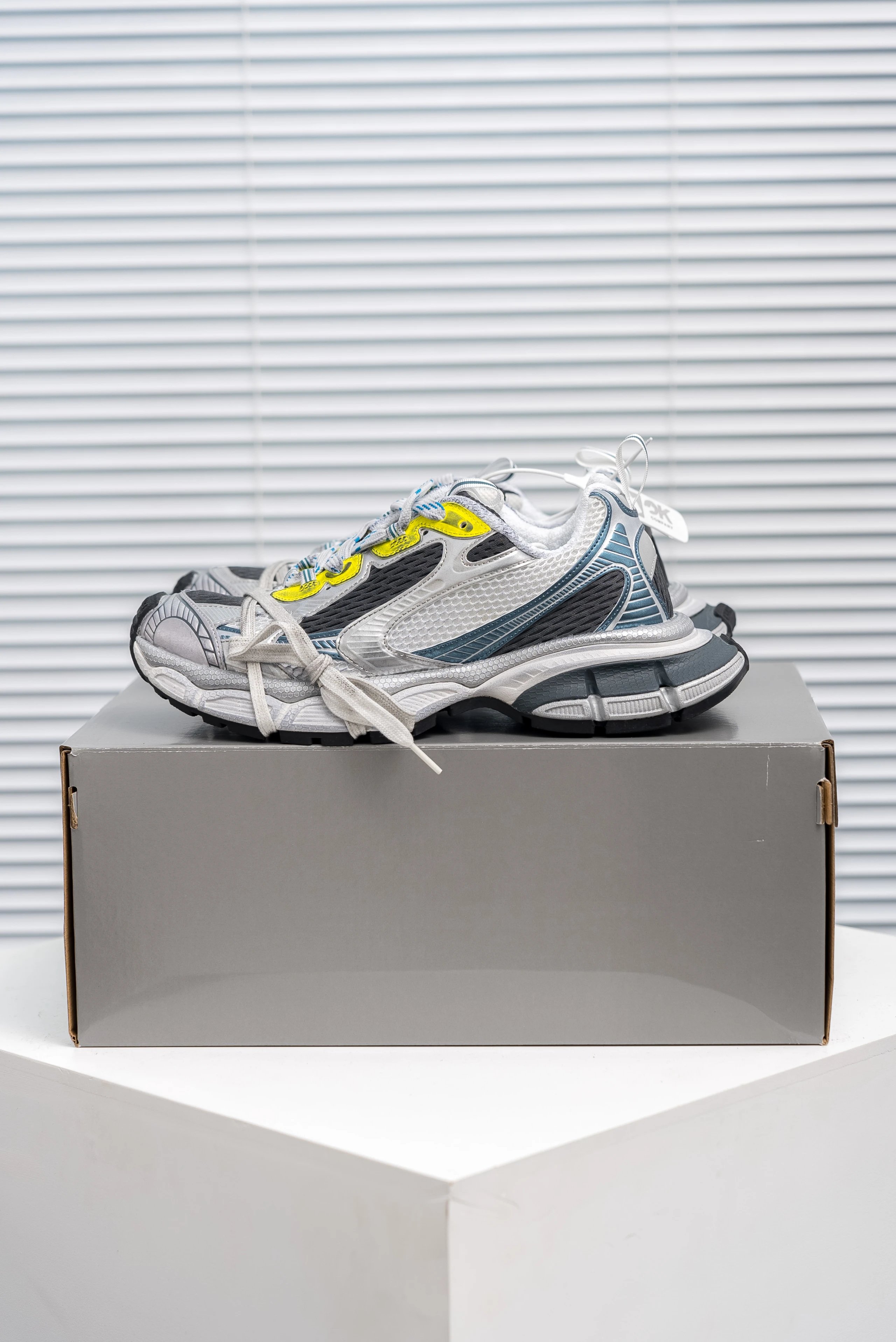 734734 W3XL7 7010 银蓝