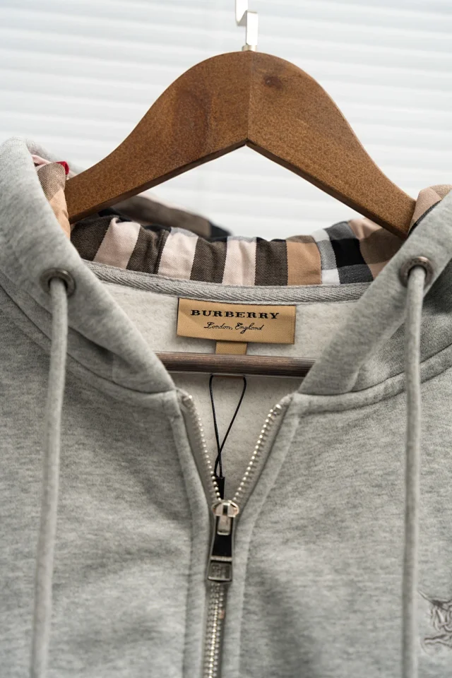 Burberry Hoodies & Sweatshirts Zip-Up Hooded Sweatshirt with Embroidered Equestrian Knight Logo product detail image 6