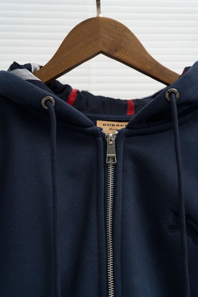 Burberry Hoodies & Sweatshirts Zip-Up Hooded Sweatshirt with Embroidered Equestrian Knight Logo product detail image 10
