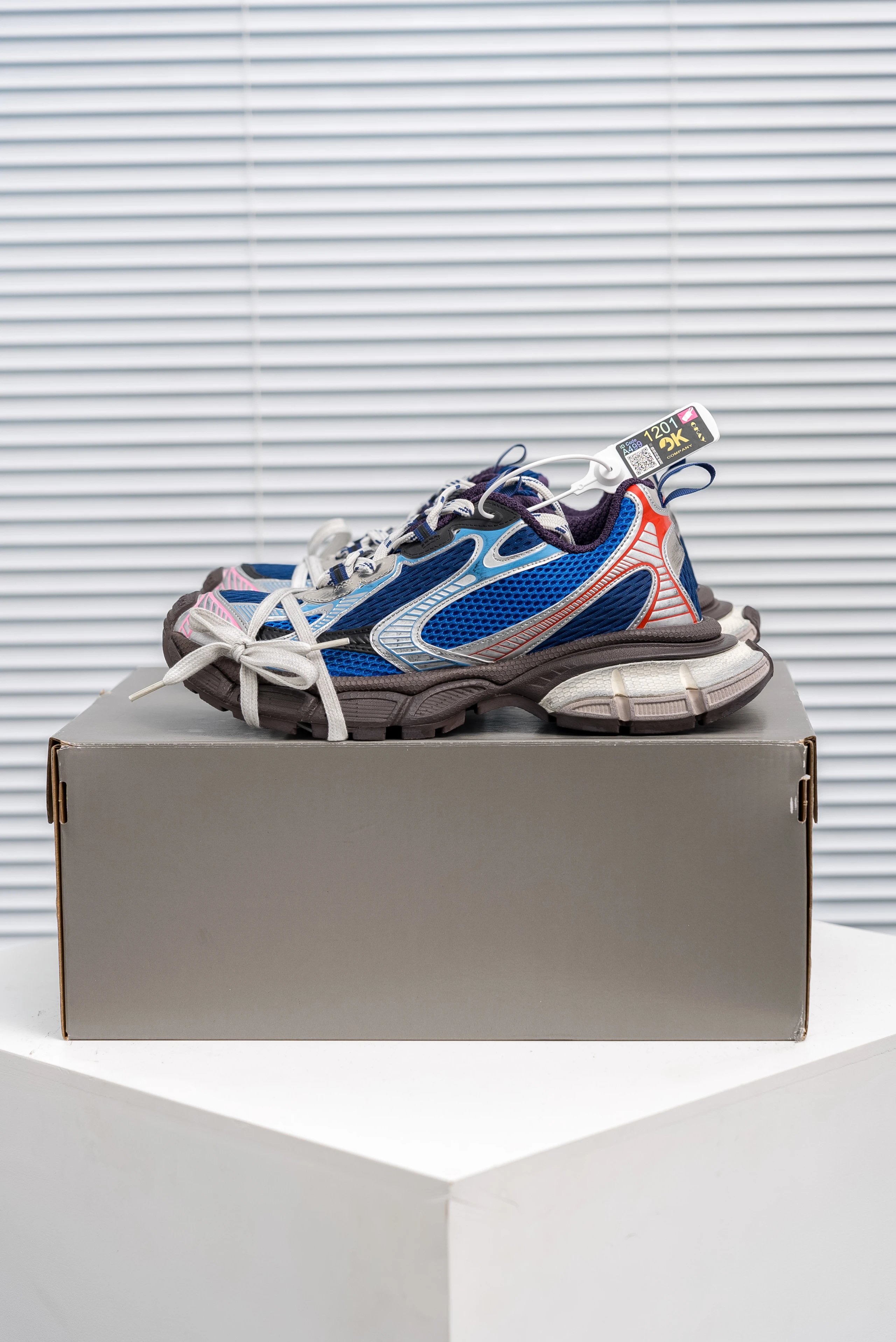 734734 W3XL7 1201 蓝红白