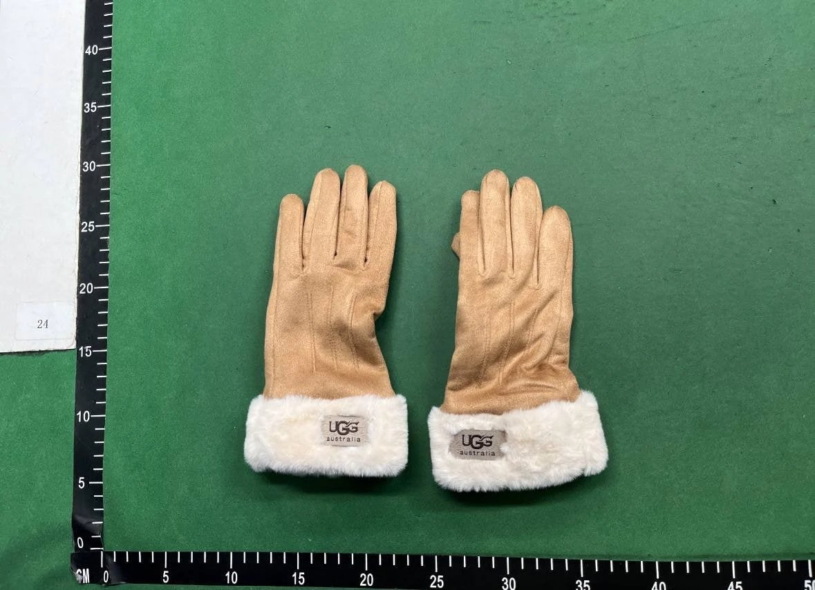 UGG Australia Shearling Suede Gloves