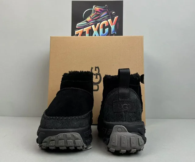 UGG Slippers Shearling-Lined Platform Slip-On product detail image 27