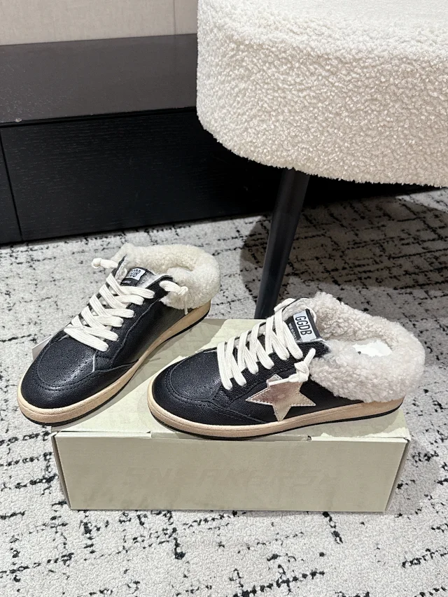 Golden Goose Sneakers Super-Star faux-fur-lined star product detail image 7