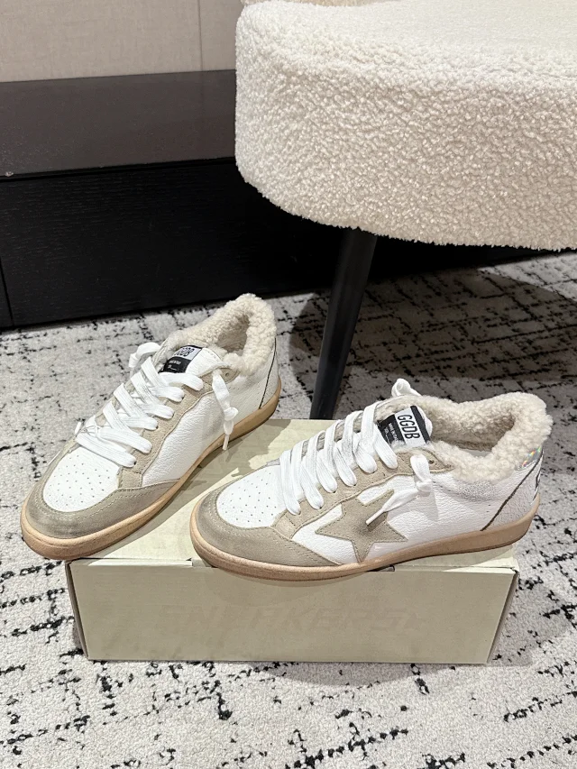 Golden Goose Sneakers Super-Star faux-fur-lined star product detail image 2