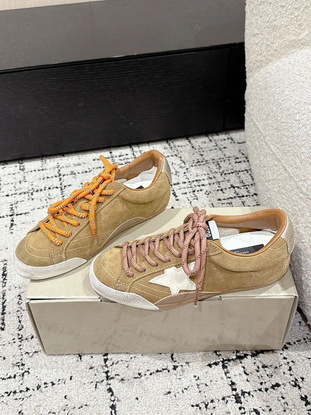 Golden Goose Sneakers Super-Star faux-fur-lined star product detail image 6