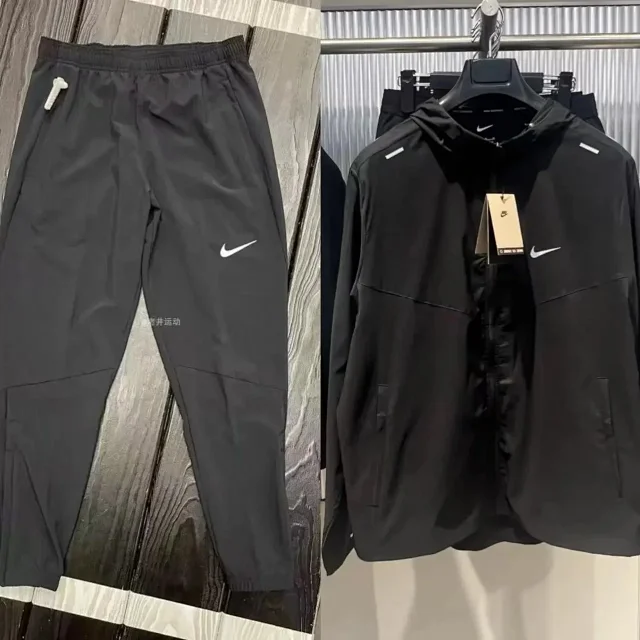 Nike Vests Zip-Front Insulated Running Vest product detail image 13