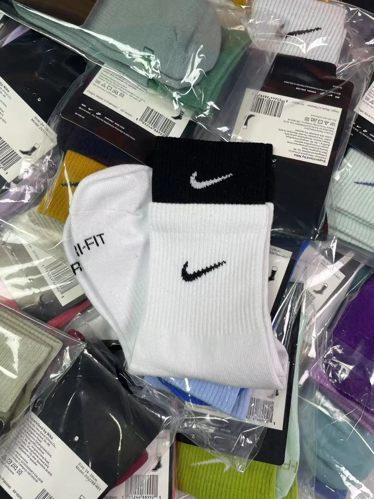 Nike Dri-FIT White Black Colorblock Crew Socks