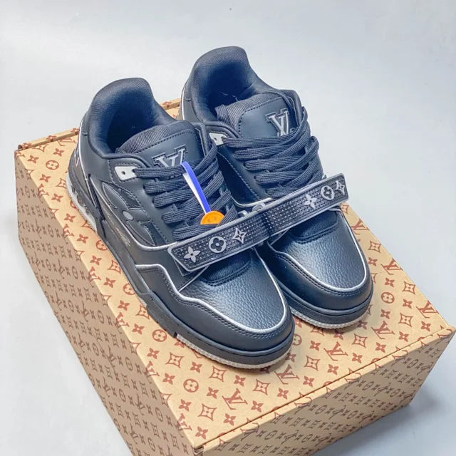 Louis Vuitton Sneakers Chunky low-top monogram mesh product detail image 63