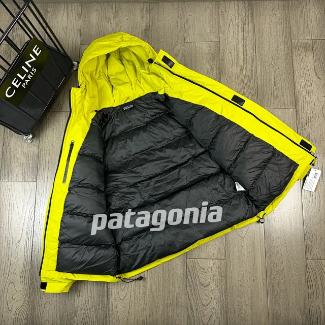 Patagonia Jackets Reversible hooded fleece-lined padded jacket product detail image 38