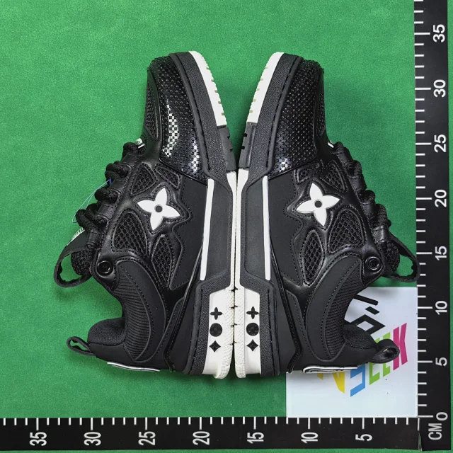 Louis Vuitton Sneakers Chunky low-top monogram mesh product detail image 7