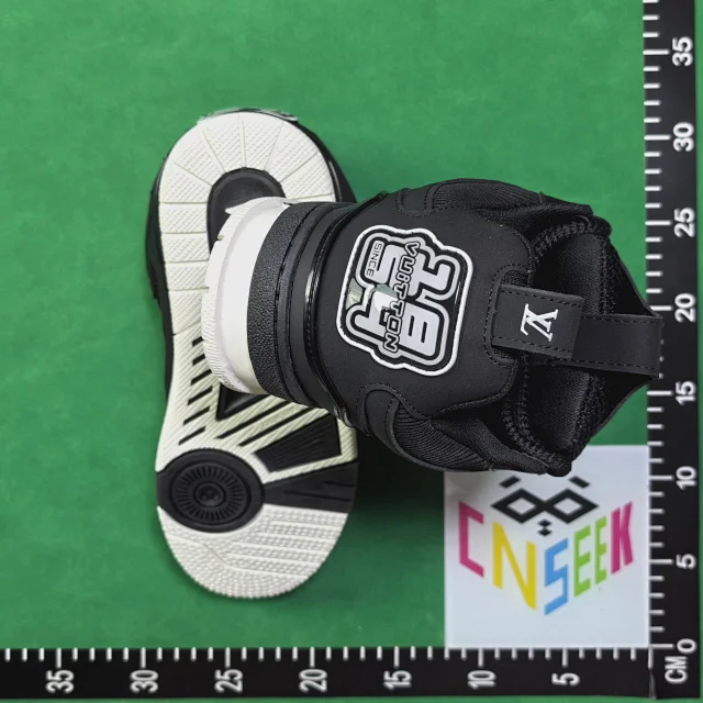 Louis Vuitton Sneakers Chunky low-top monogram mesh product detail image 10