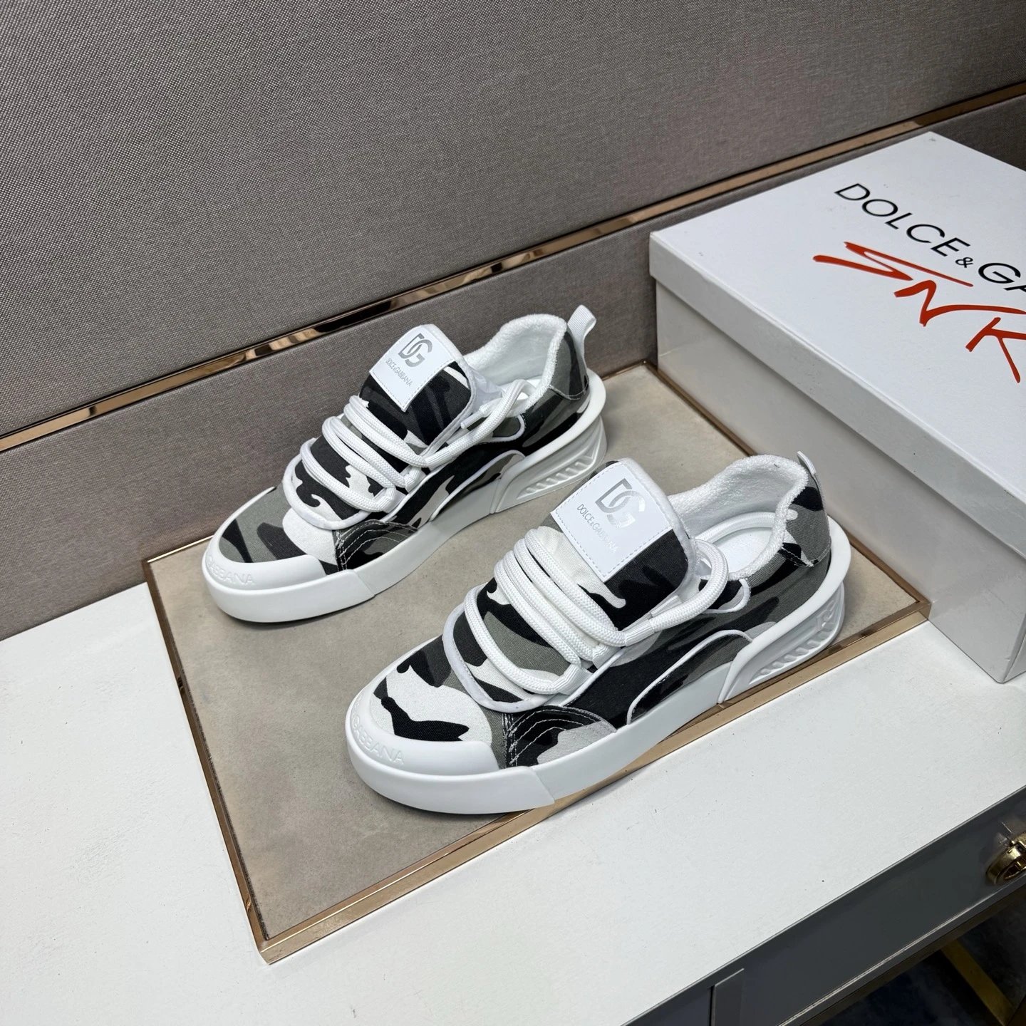 Dolce & Gabbana Sneakers Low-top chunky lace-up — 1-2