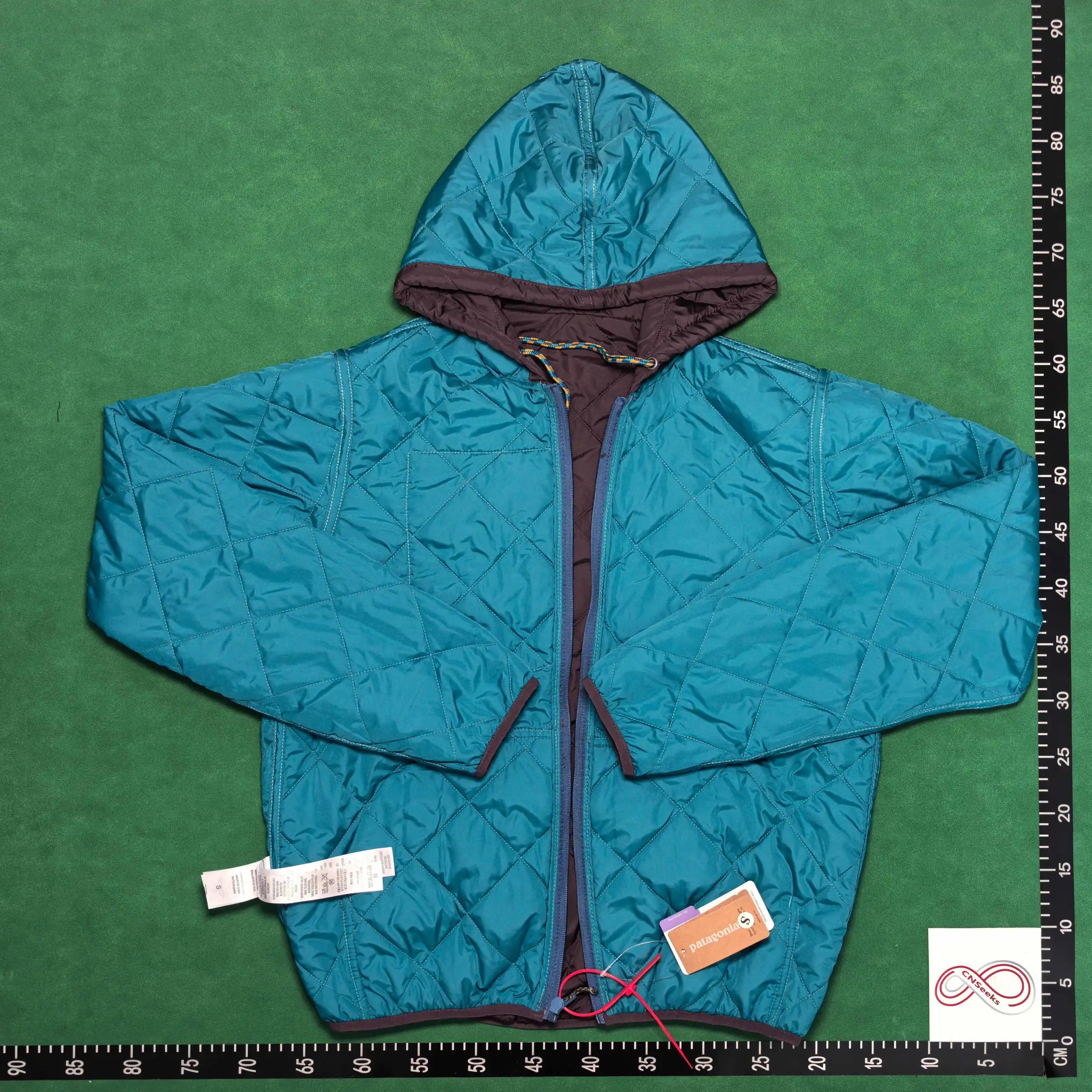 Patagonia Jackets Reversible hooded fleece-lined padded jacket image 6