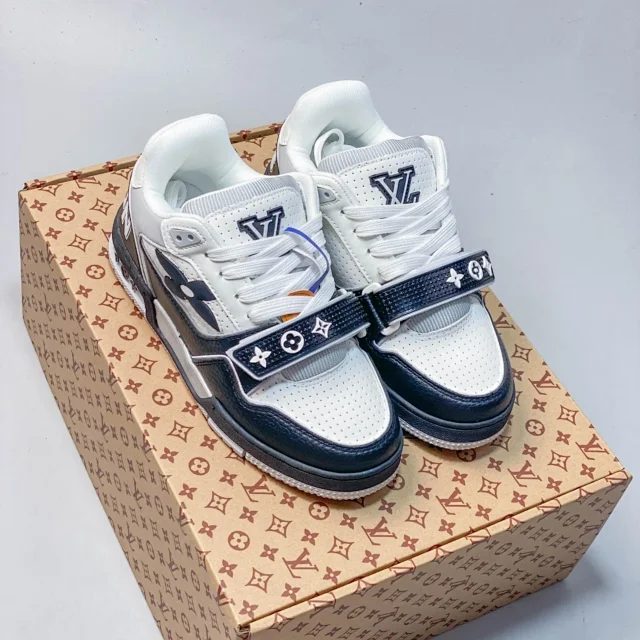 Louis Vuitton Sneakers Chunky low-top monogram mesh product detail image 64
