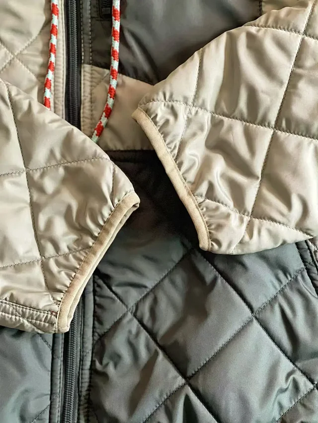 Patagonia Jackets Reversible hooded fleece-lined padded jacket product detail image 10