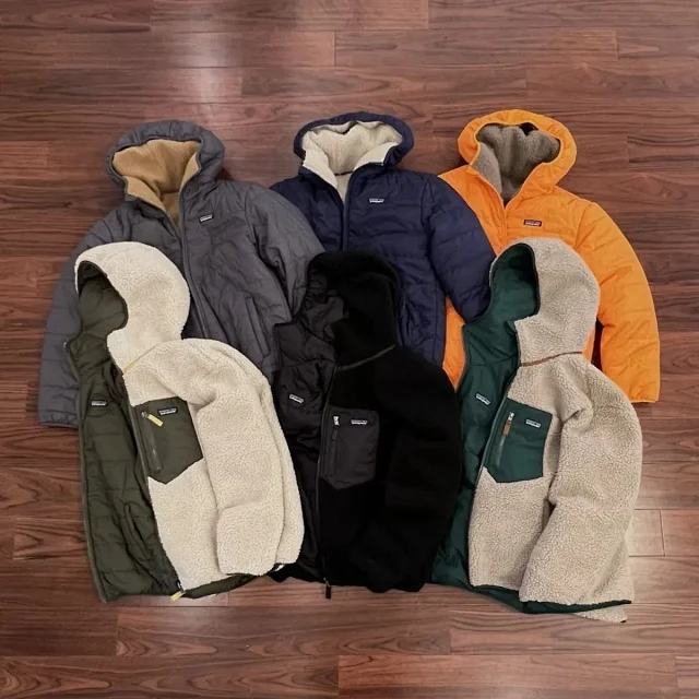 Patagonia Jackets Reversible hooded fleece-lined padded jacket product detail image 26