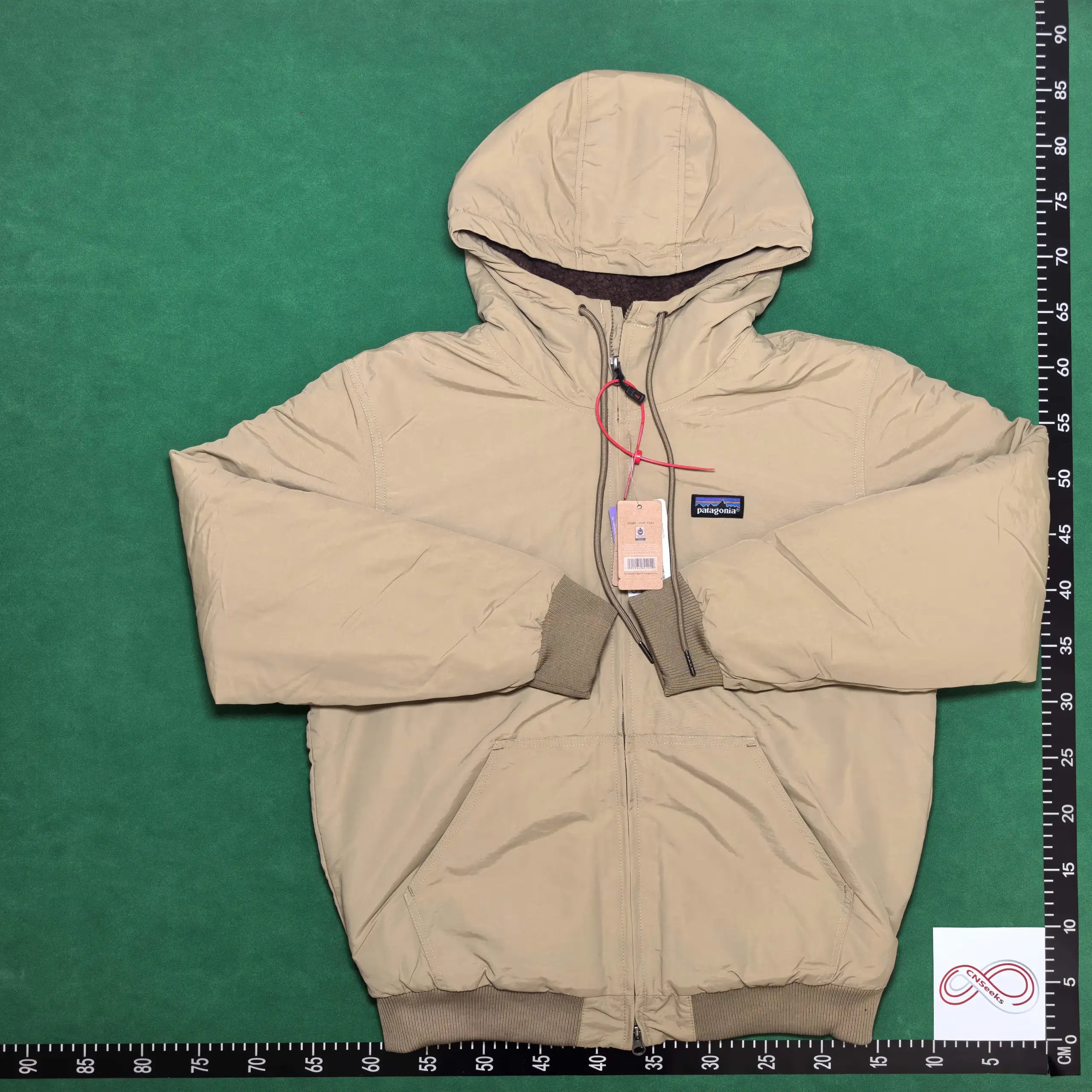 Patagonia Jackets Reversible hooded fleece-lined padded jacket image 2