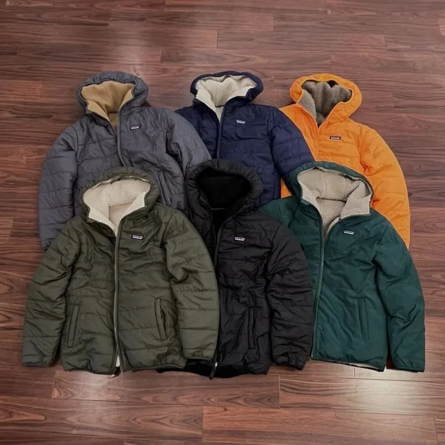 Patagonia Jackets Reversible hooded fleece-lined padded jacket product detail image 25