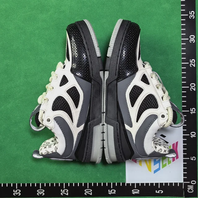 Louis Vuitton Sneakers Chunky low-top monogram mesh product detail image 12
