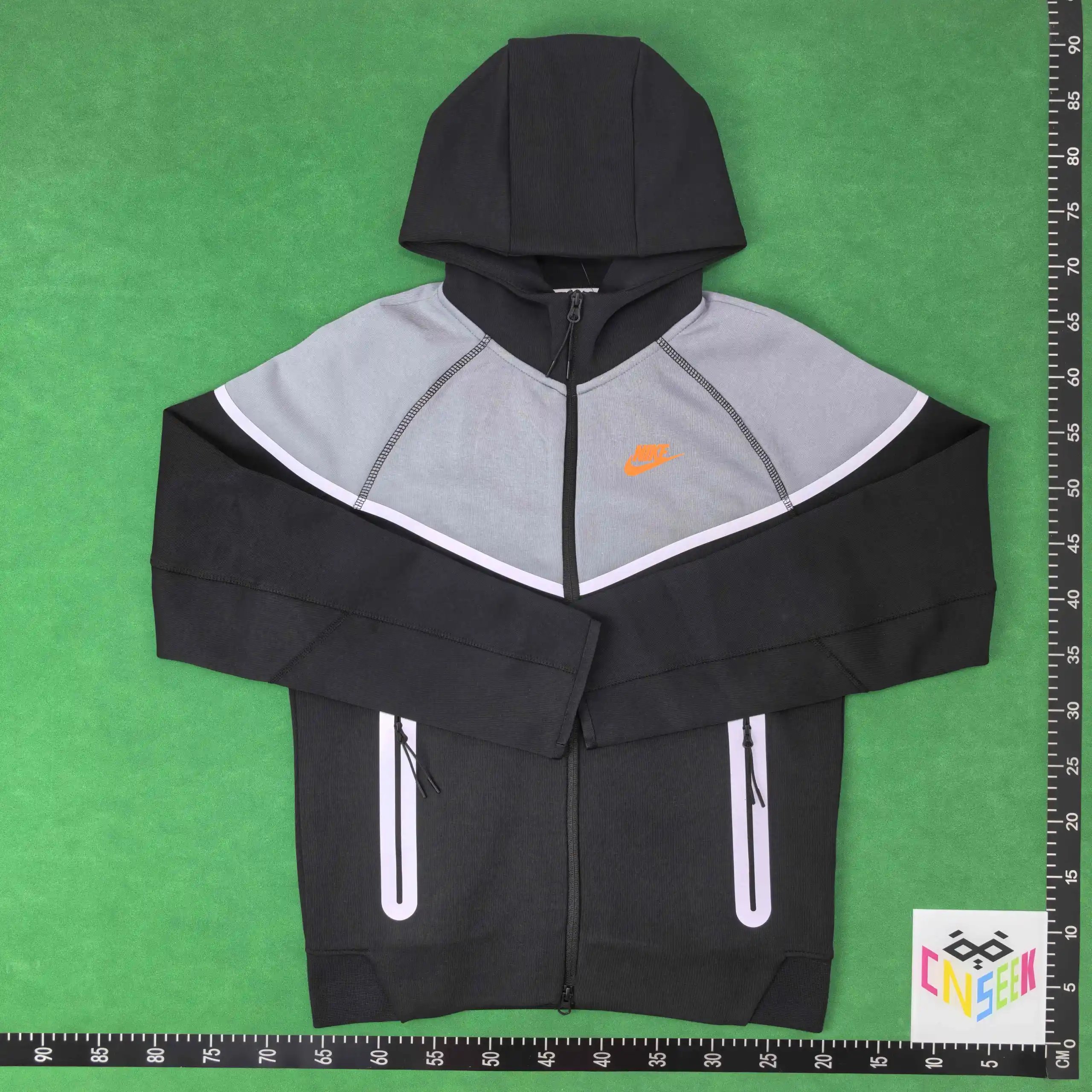 Nike Jackets Hooded Full-Zip Jacket with Reflective Trim image 3