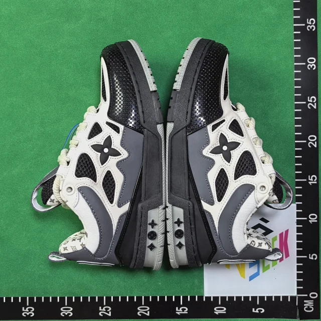 Louis Vuitton Sneakers Chunky low-top monogram mesh product detail image 11