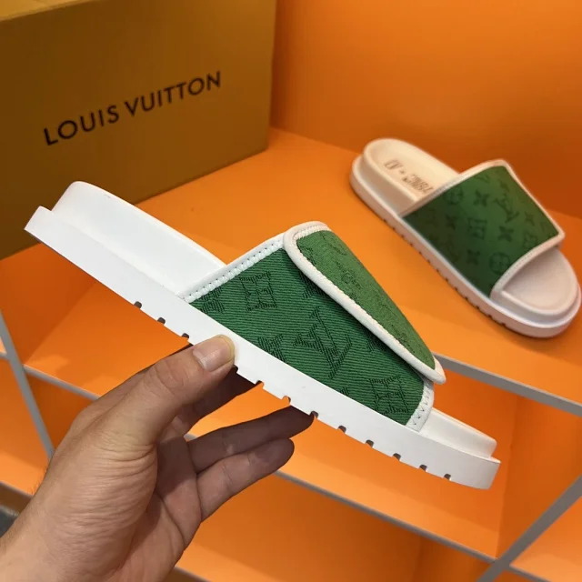 Louis Vuitton Slippers Monogram Slide product detail image 30