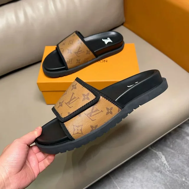 Louis Vuitton Slippers Monogram Slide product detail image 11