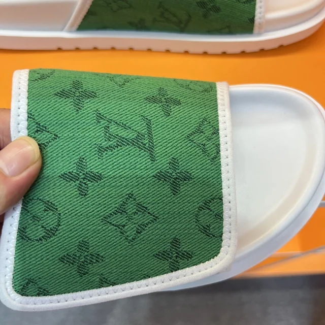 Louis Vuitton Slippers Monogram Slide product detail image 29