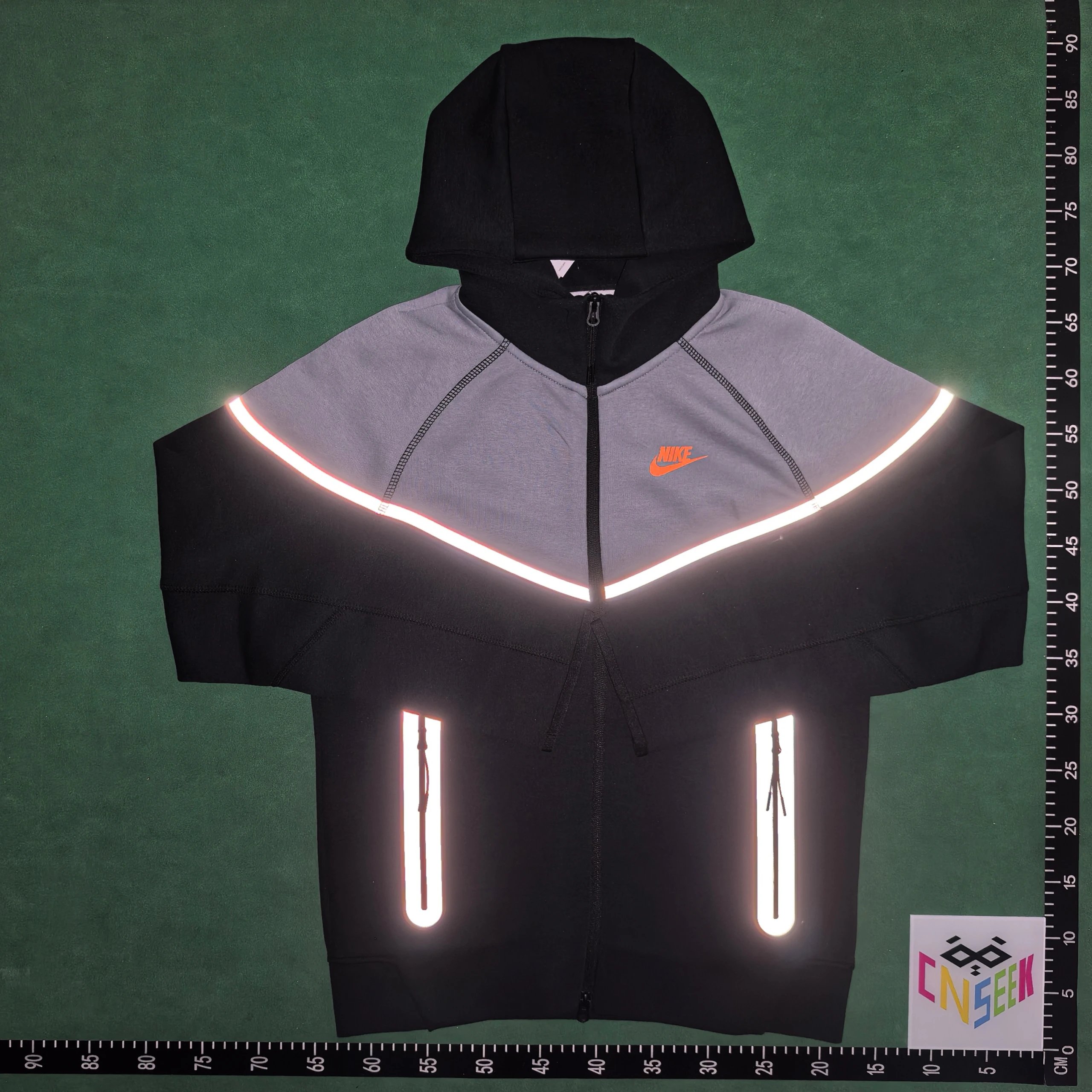 Nike Jackets Hooded Full-Zip Jacket with Reflective Trim image 2