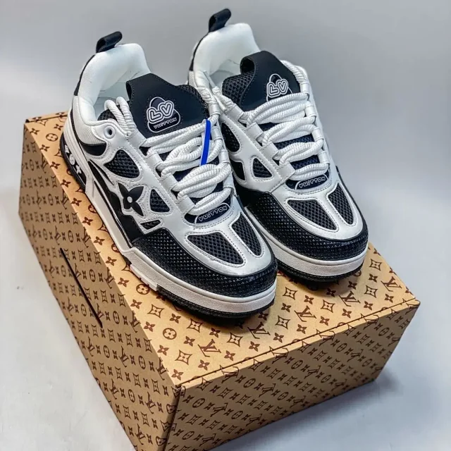 Louis Vuitton Sneakers Chunky low-top monogram mesh product detail image 44