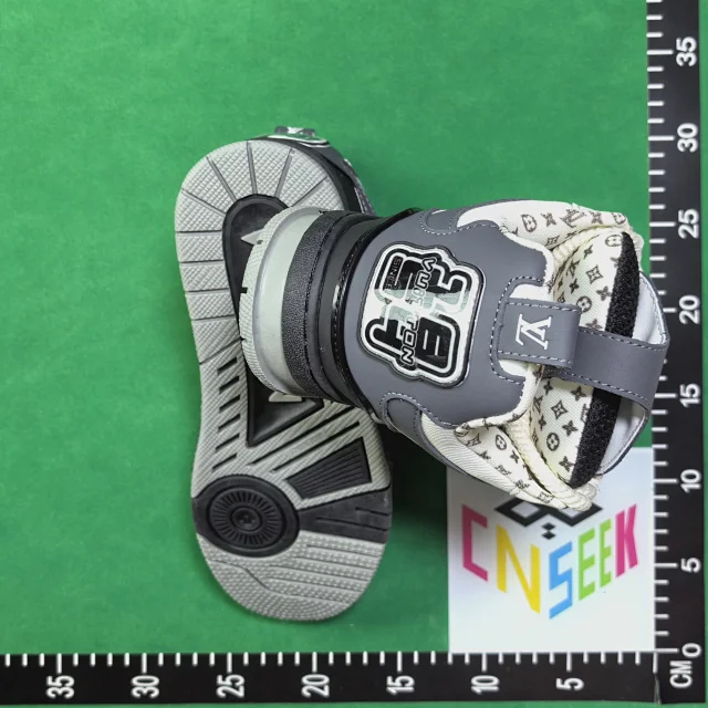 Louis Vuitton Sneakers Chunky low-top monogram mesh product detail image 14