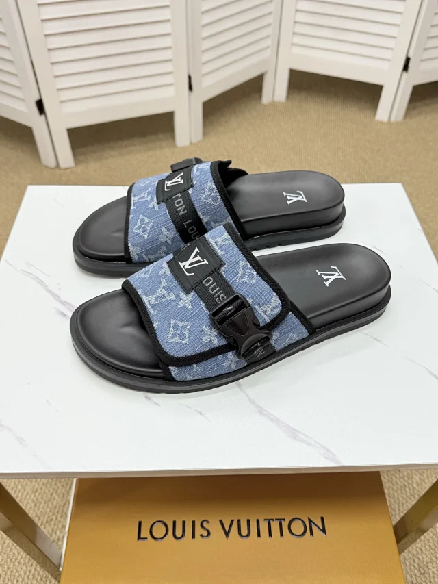 Louis Vuitton Slippers Monogram Slide product detail image 17