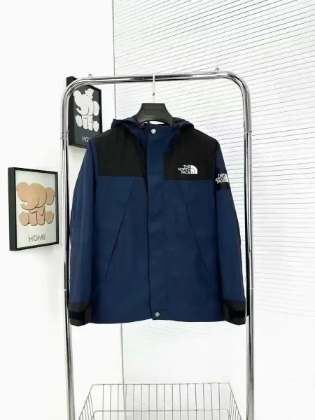 The North Face Mountain Light Jacket Navy/Black Outerwear - 1