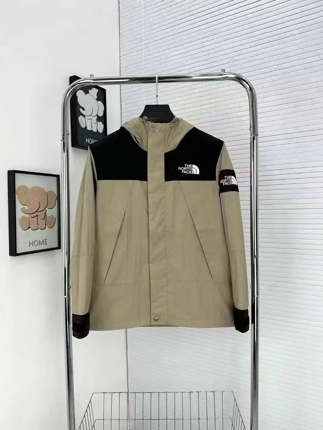 The North Face Mountain Light Jacket Navy/Black Outerwear - 6