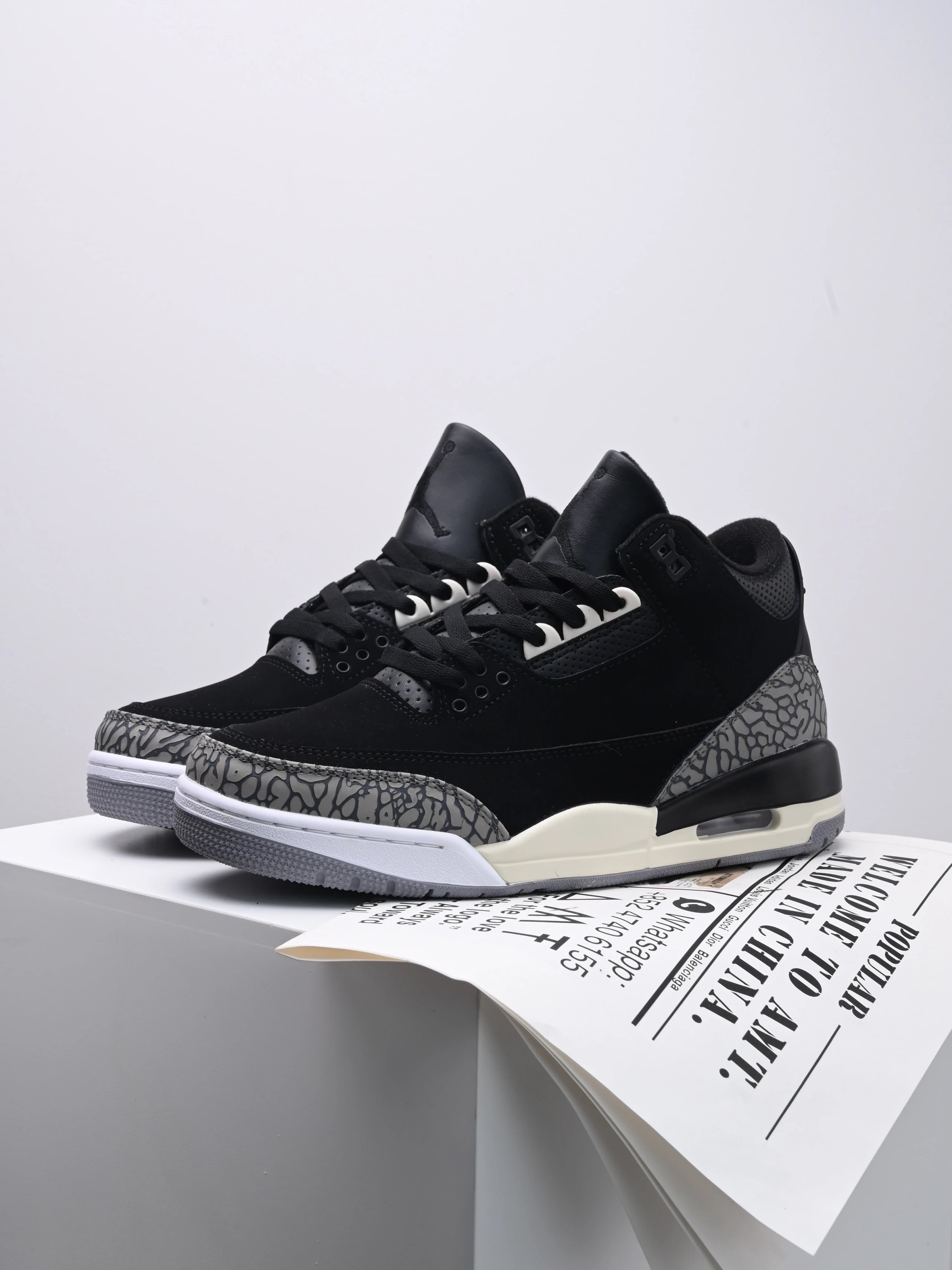 Retro Off Noir  /CK9246-001