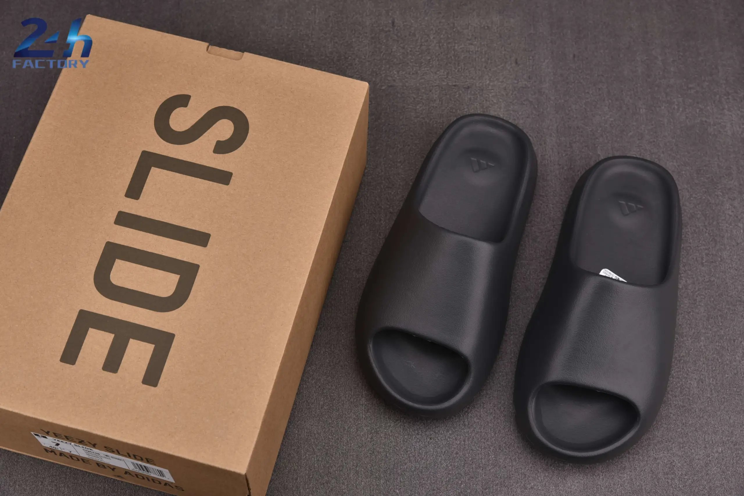 【PK】Y*eez*/y Slide HQ6448