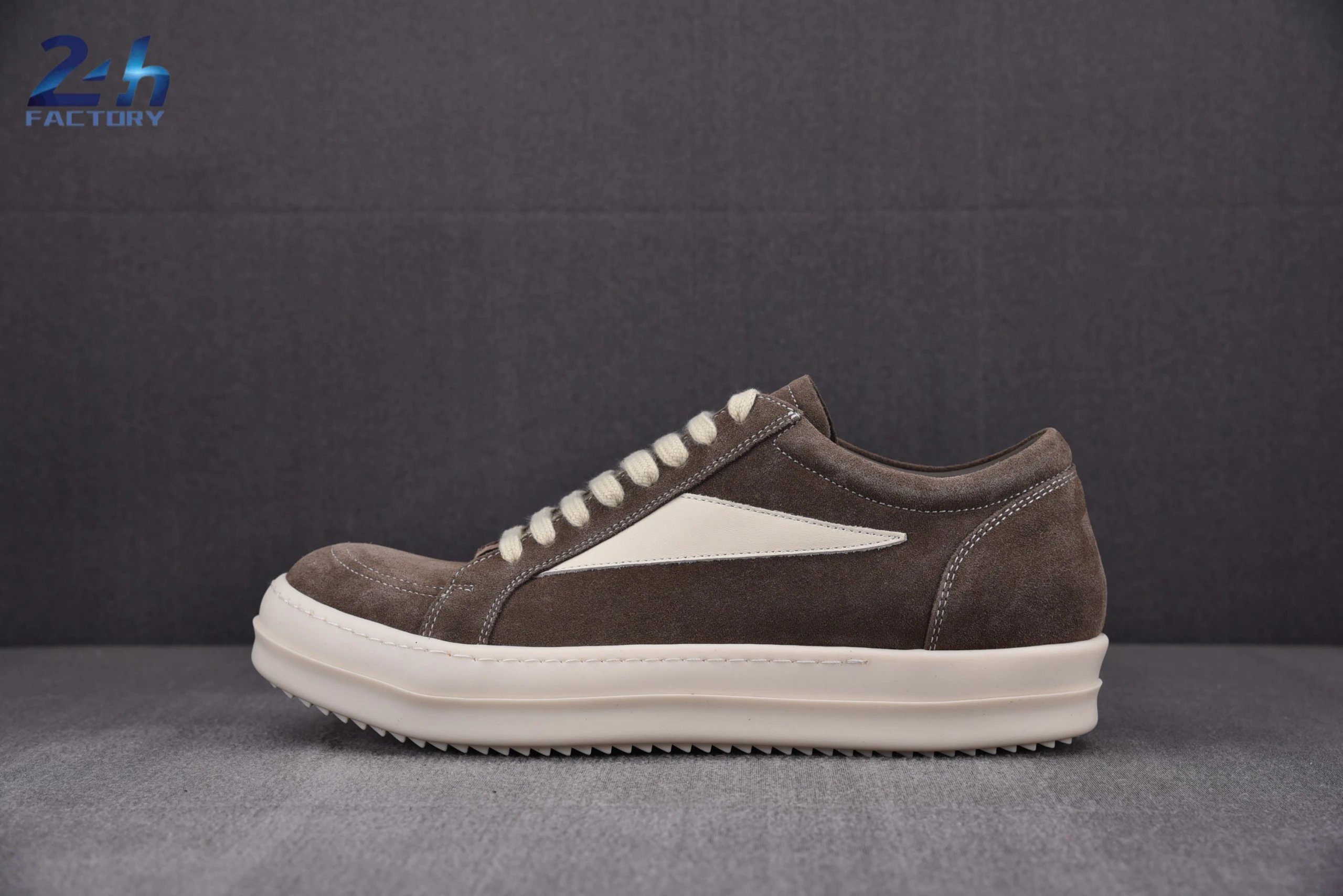 Suede leather fashionable board shoes gray
