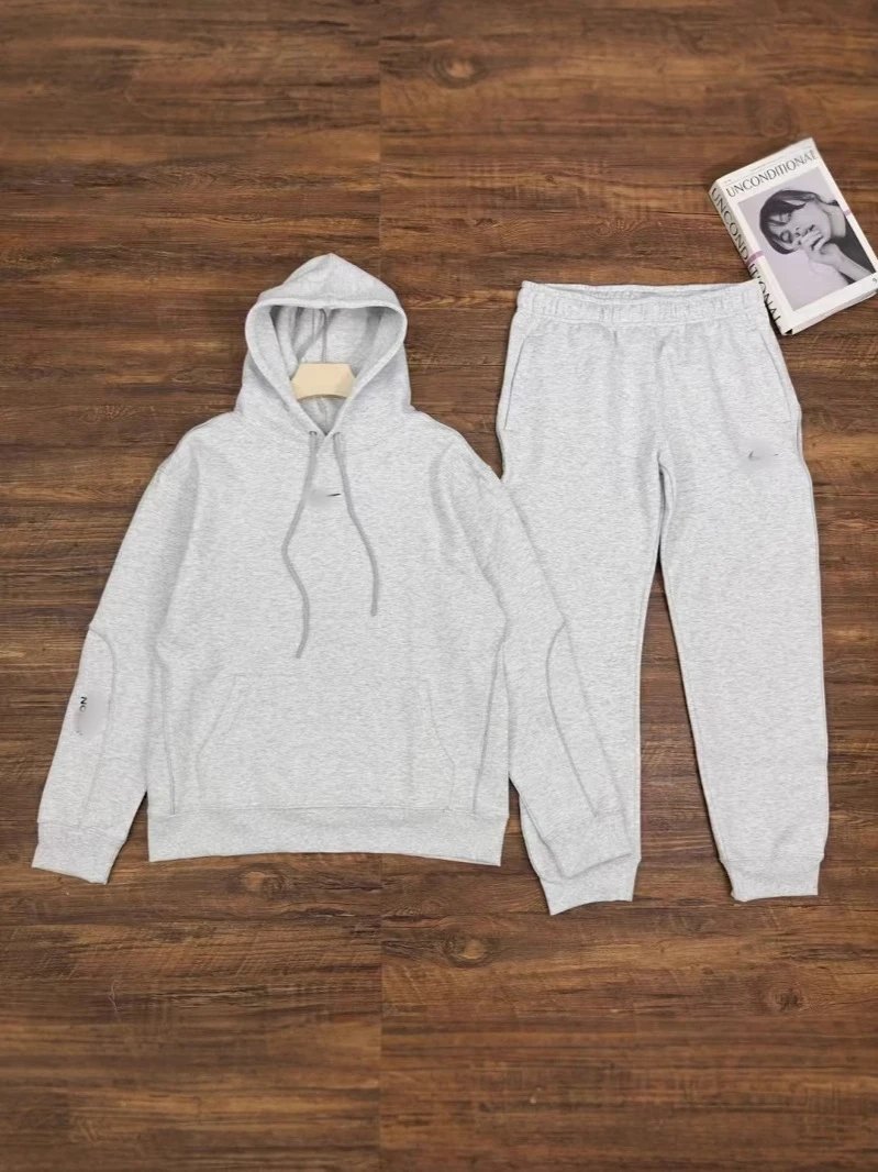 Co branded hooded sweatshirt set with reflective strip sportswear