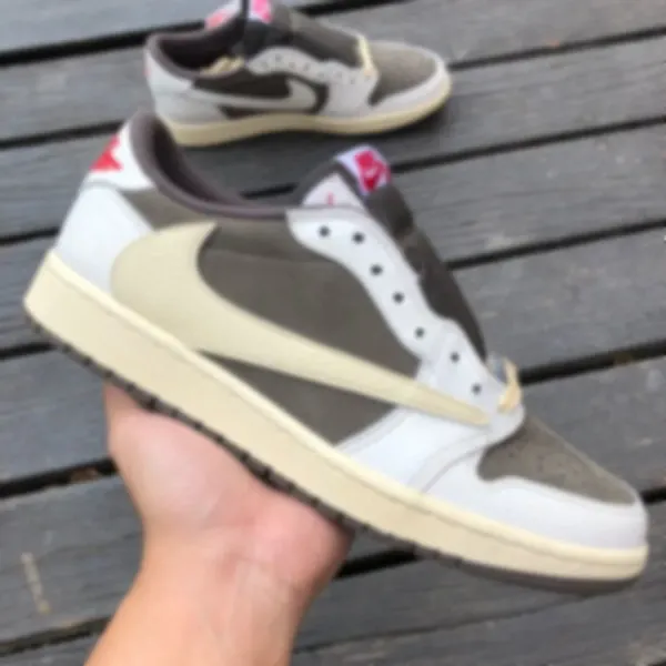 Nike x Travis Scott Air Jordan 1 Low OG 'Cactus Jack' Sneakers - 1