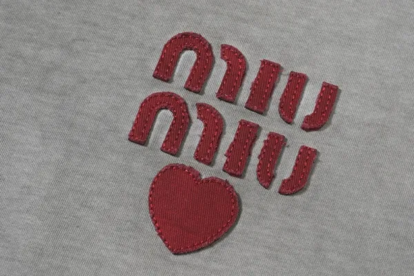 Miu Miu Heart Logo White T-Shirt - 18